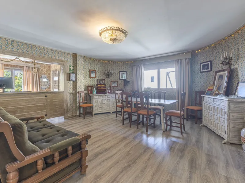 House - Detached Villa в продаже в Marbella, Málaga. В доме 12 спален и 12 ванных комнат. Площадь дома 500 м². Площадь участка 728 м²