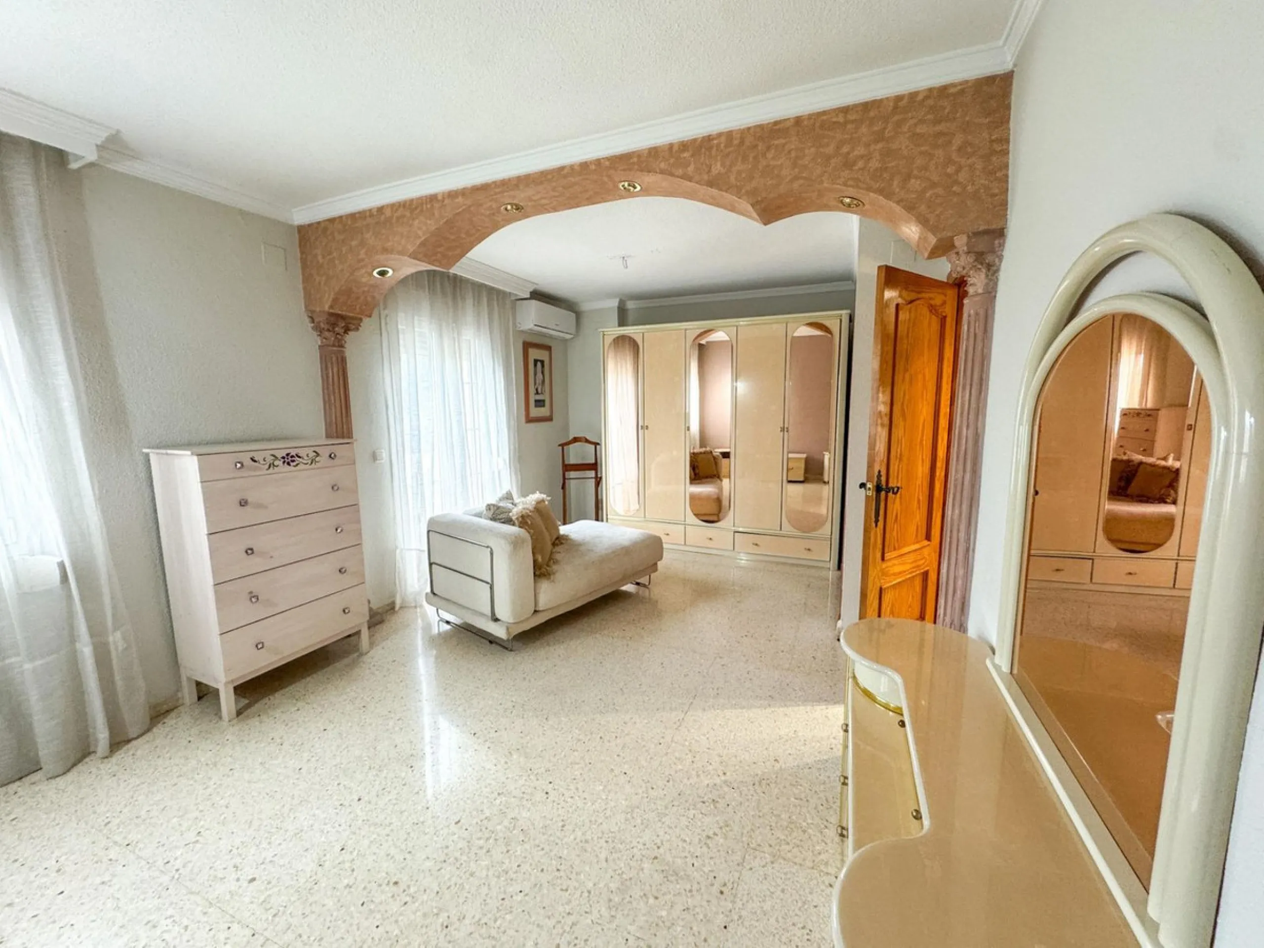 House - Semi-Detached House в продаже в Málaga, Málaga. В доме 4 спален и 3 ванных комнат. Площадь дома 109 м². Площадь участка 170 м²