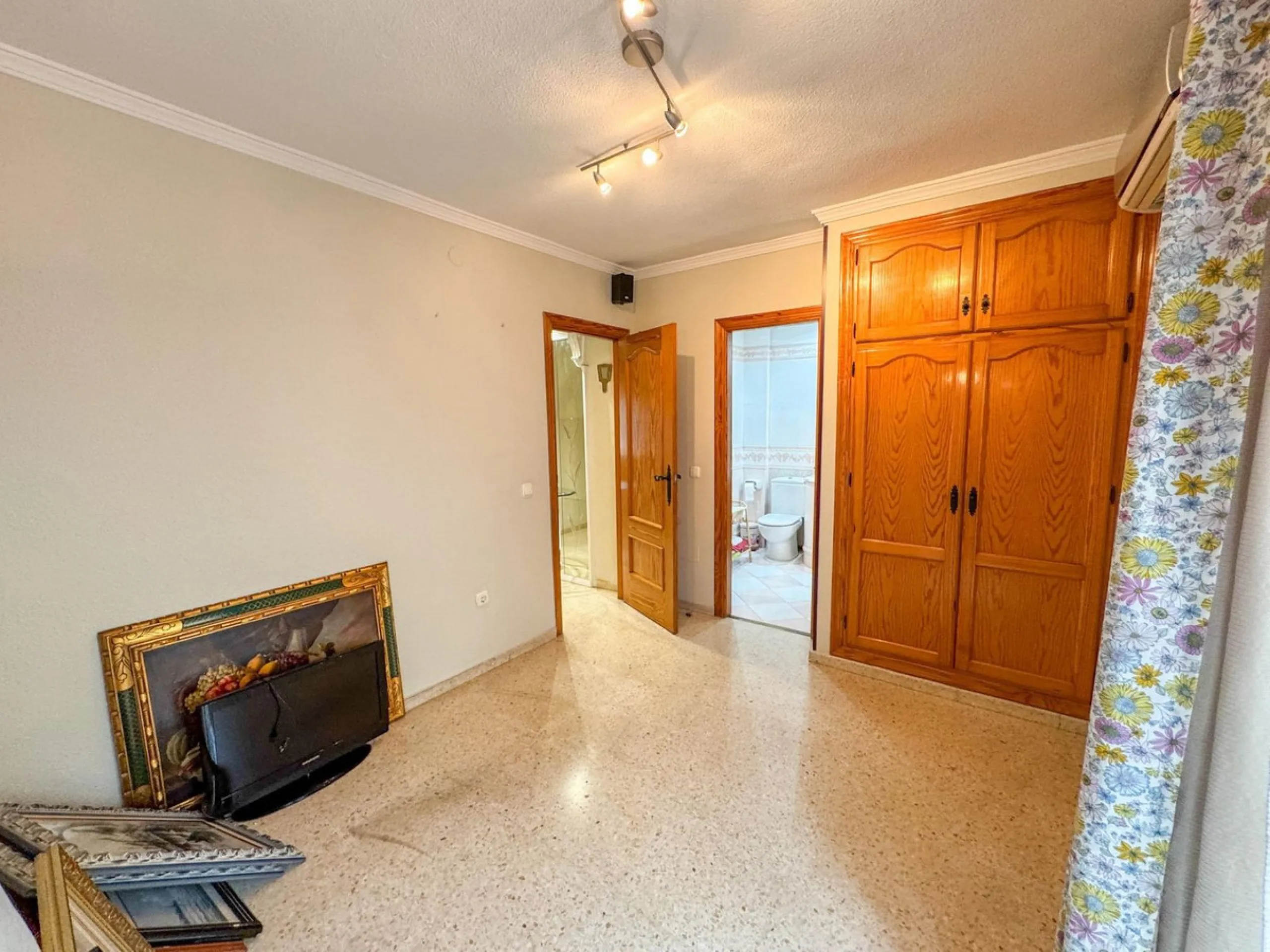 House - Semi-Detached House в продаже в Málaga, Málaga. В доме 4 спален и 3 ванных комнат. Площадь дома 109 м². Площадь участка 170 м²