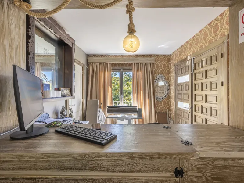 House - Detached Villa в продаже в Marbella, Málaga. В доме 12 спален и 12 ванных комнат. Площадь дома 500 м². Площадь участка 728 м²