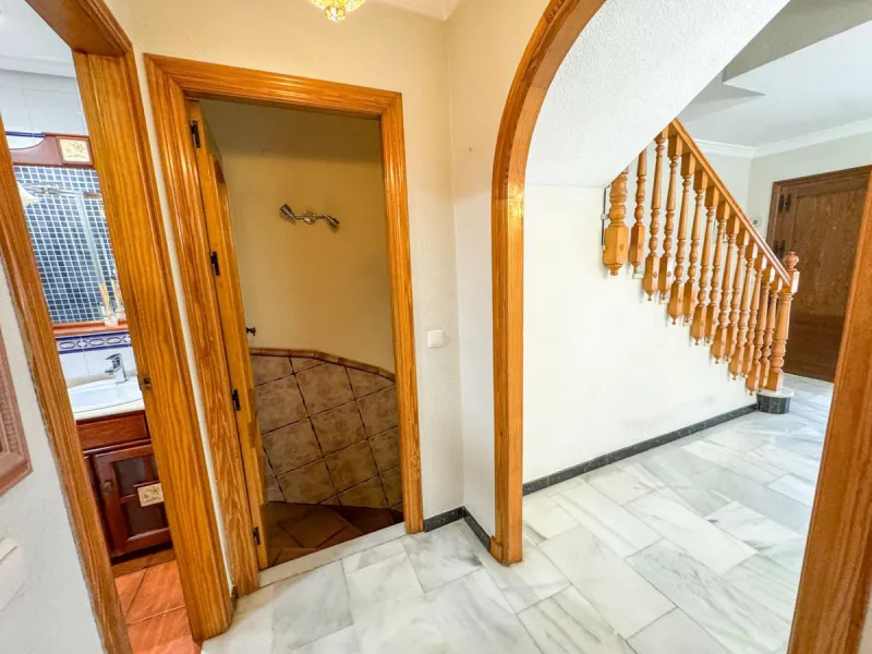 House - Semi-Detached House в продаже в Málaga, Málaga. В доме 4 спален и 3 ванных комнат. Площадь дома 109 м². Площадь участка 170 м²