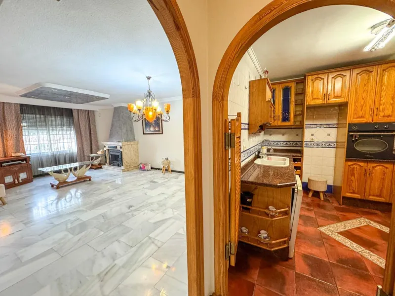 House - Semi-Detached House в продаже в Málaga, Málaga. В доме 4 спален и 3 ванных комнат. Площадь дома 109 м². Площадь участка 170 м²