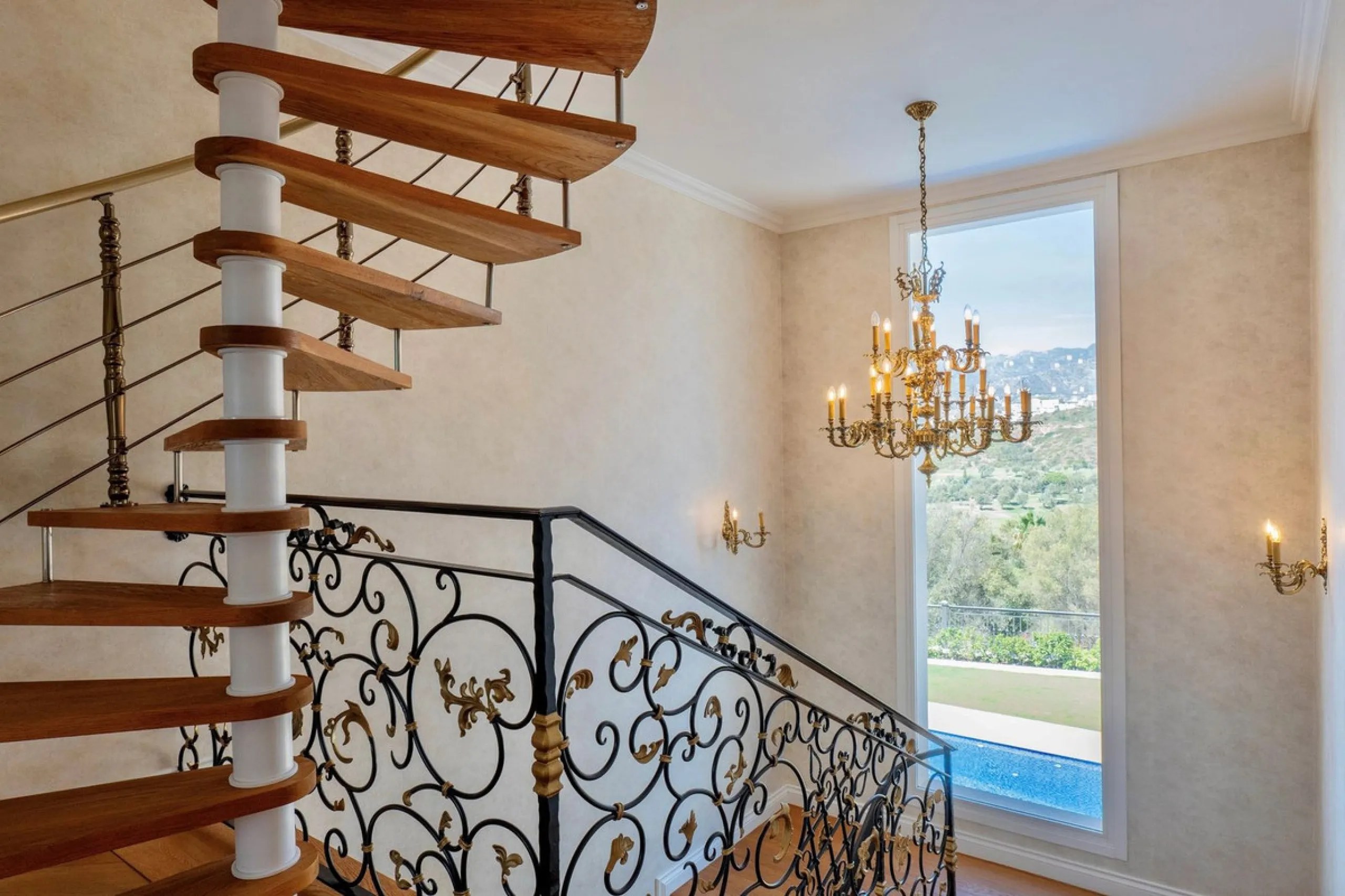 Set in the exclusive residential area of El Rosario, this stunning villa offers a perfect blend of elegance, comfort, and breathtaking views. With a spacious layout and refined design, the home provides the ideal setting for a luxurious Mediterranean life