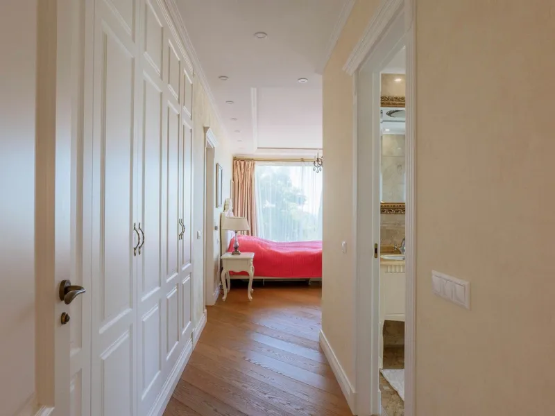 Set in the exclusive residential area of El Rosario, this stunning villa offers a perfect blend of elegance, comfort, and breathtaking views. With a spacious layout and refined design, the home provides the ideal setting for a luxurious Mediterranean life