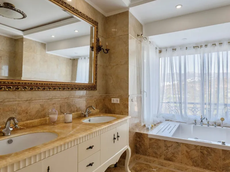 Set in the exclusive residential area of El Rosario, this stunning villa offers a perfect blend of elegance, comfort, and breathtaking views. With a spacious layout and refined design, the home provides the ideal setting for a luxurious Mediterranean life