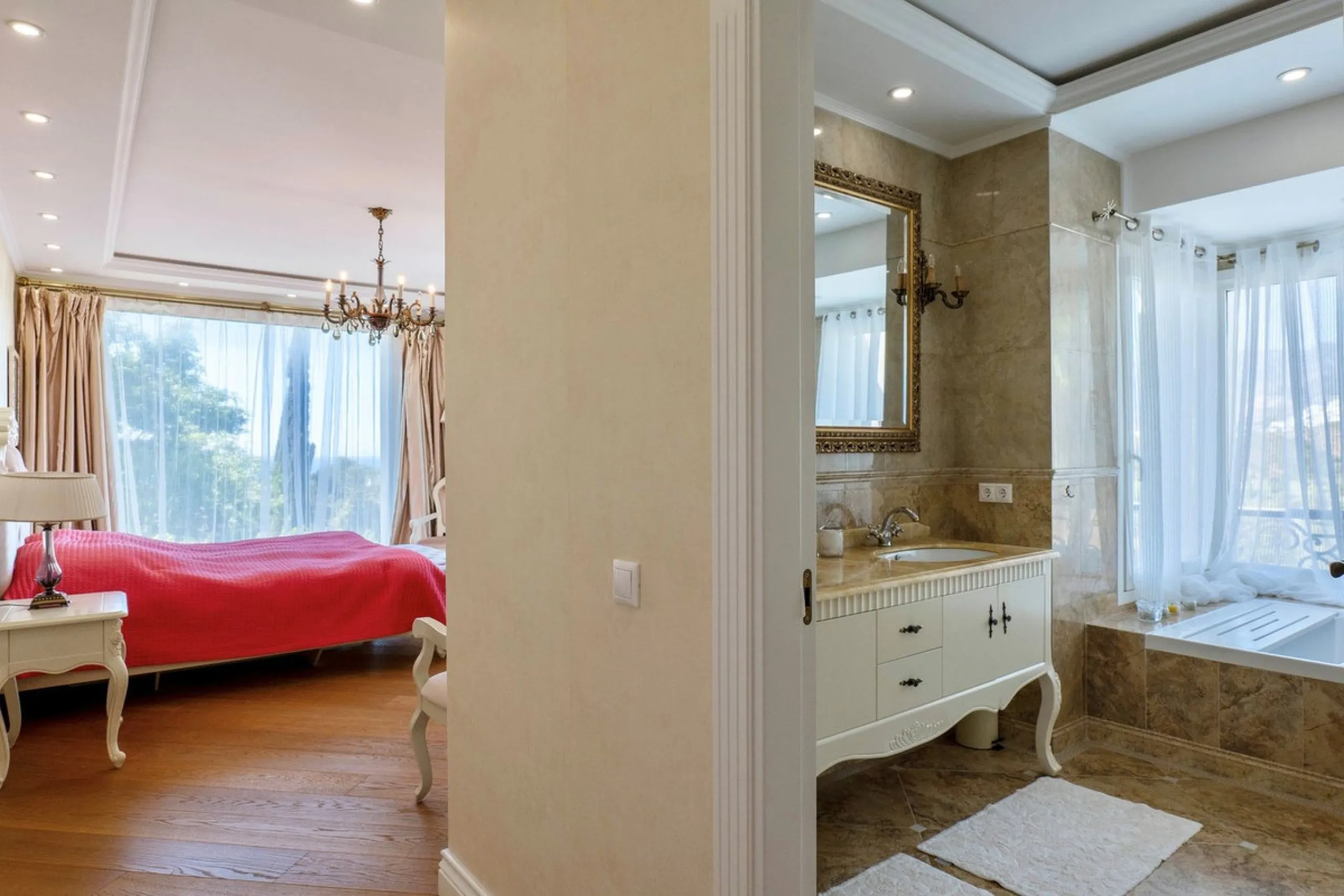 Set in the exclusive residential area of El Rosario, this stunning villa offers a perfect blend of elegance, comfort, and breathtaking views. With a spacious layout and refined design, the home provides the ideal setting for a luxurious Mediterranean life