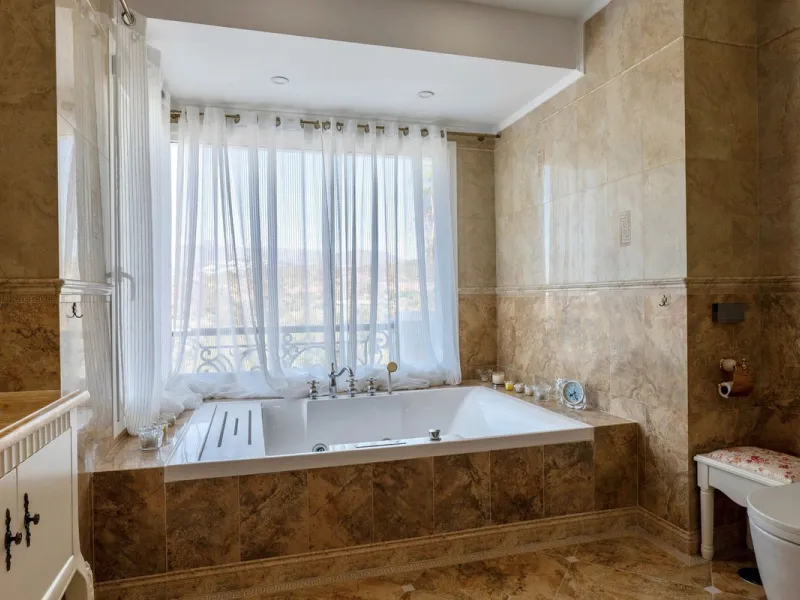 Set in the exclusive residential area of El Rosario, this stunning villa offers a perfect blend of elegance, comfort, and breathtaking views. With a spacious layout and refined design, the home provides the ideal setting for a luxurious Mediterranean life