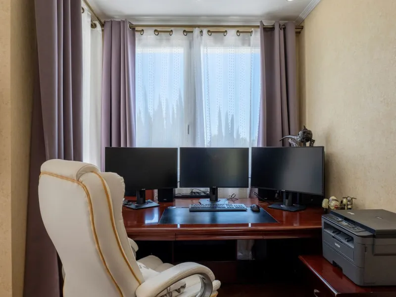 Set in the exclusive residential area of El Rosario, this stunning villa offers a perfect blend of elegance, comfort, and breathtaking views. With a spacious layout and refined design, the home provides the ideal setting for a luxurious Mediterranean life