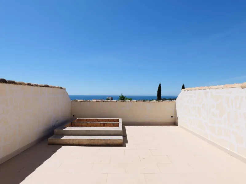 Set in the exclusive residential area of El Rosario, this stunning villa offers a perfect blend of elegance, comfort, and breathtaking views. With a spacious layout and refined design, the home provides the ideal setting for a luxurious Mediterranean life