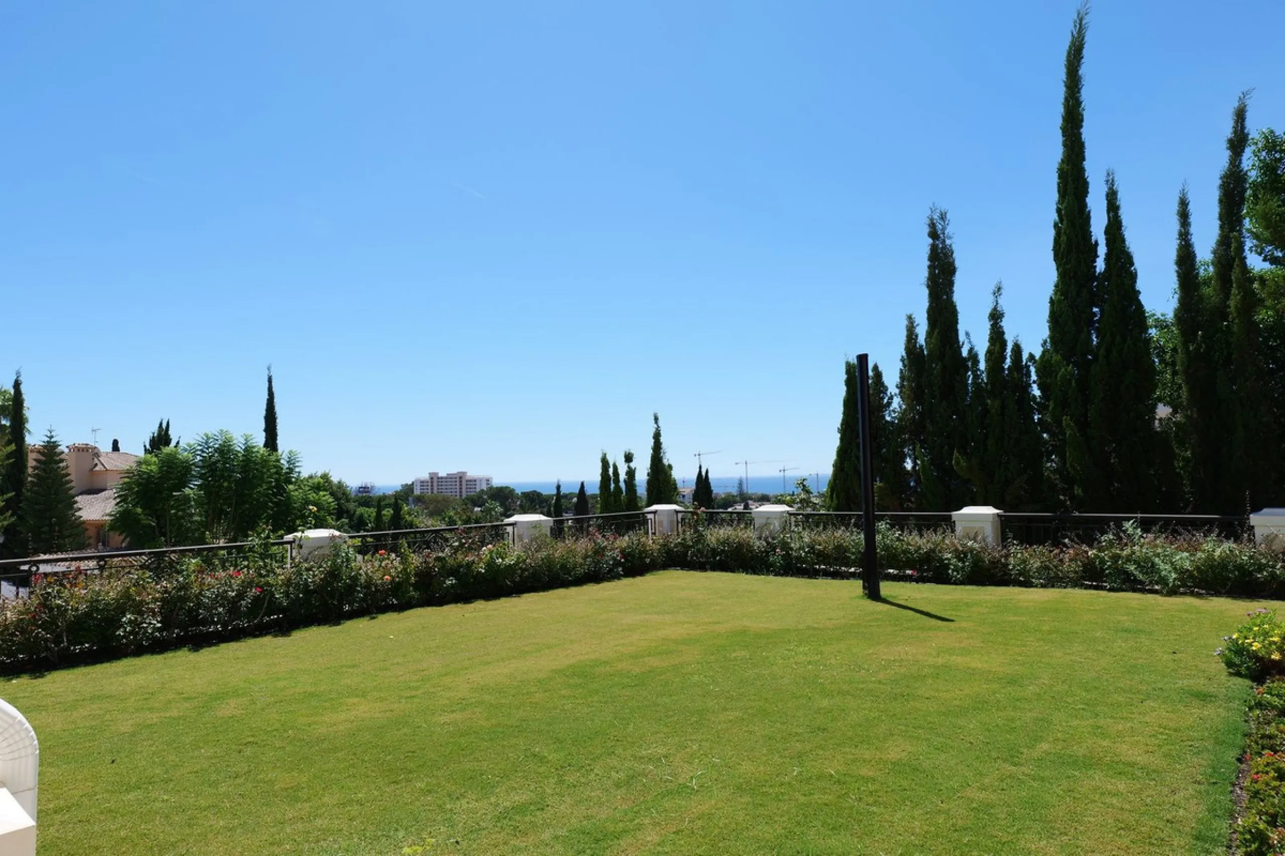 Set in the exclusive residential area of El Rosario, this stunning villa offers a perfect blend of elegance, comfort, and breathtaking views. With a spacious layout and refined design, the home provides the ideal setting for a luxurious Mediterranean life
