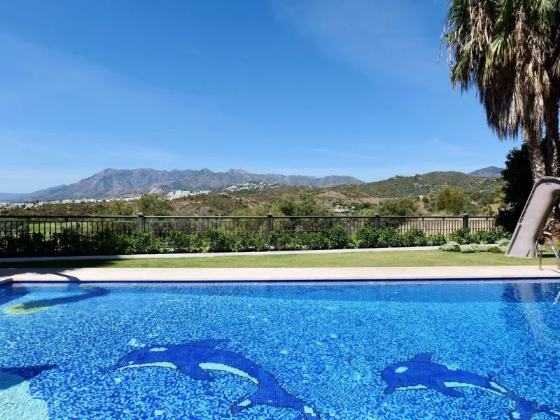 Set in the exclusive residential area of El Rosario, this stunning villa offers a perfect blend of elegance, comfort, and breathtaking views. With a spacious layout and refined design, the home provides the ideal setting for a luxurious Mediterranean life