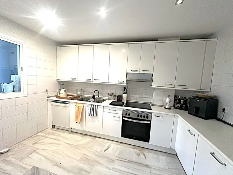 Perfect investment in Puerto Banús, close to the beach and surrounded by all kinds of amenities.