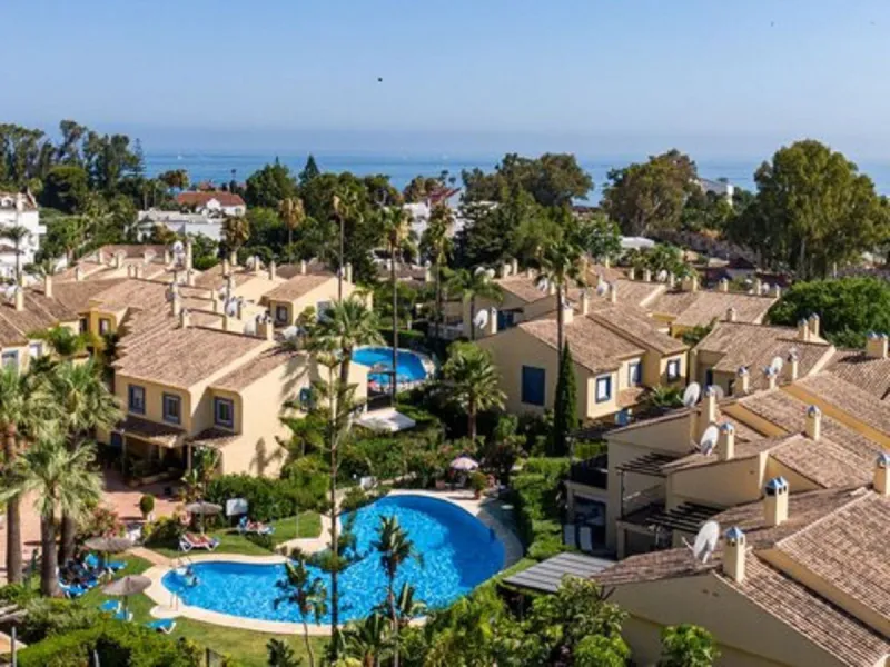 Perfect investment in Puerto Banús, close to the beach and surrounded by all kinds of amenities.