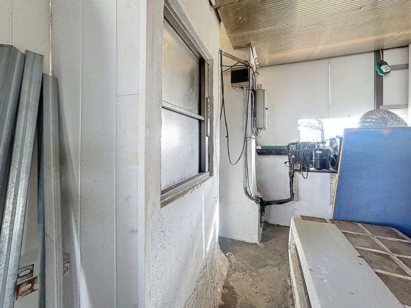 Estaurant with large terrace, active license and prime location