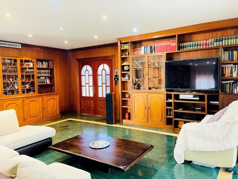 Exclusive Villa with Panoramic Views in Benalmádena