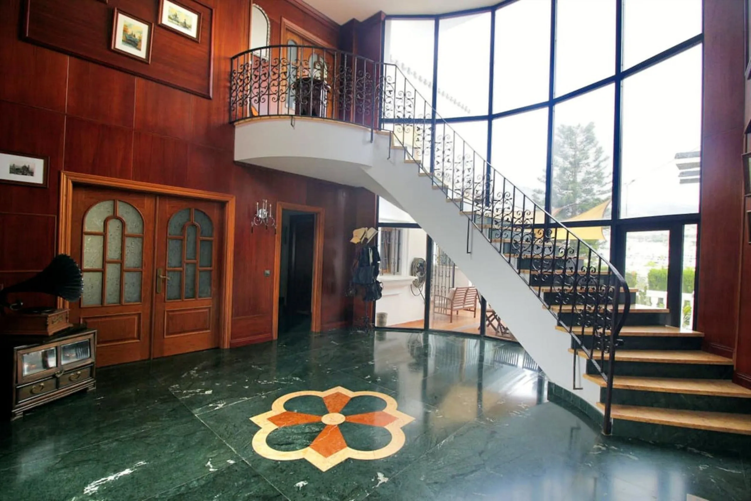 Exclusive Villa with Panoramic Views in Benalmádena