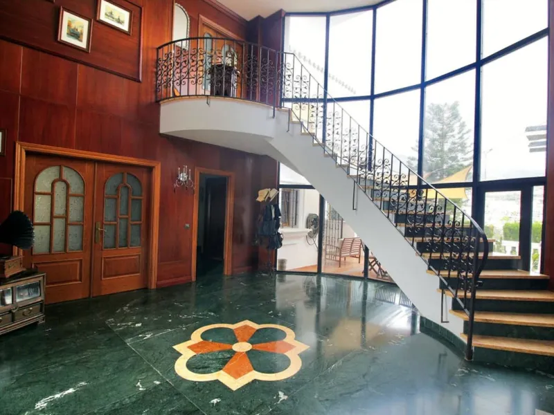 Exclusive Villa with Panoramic Views in Benalmádena