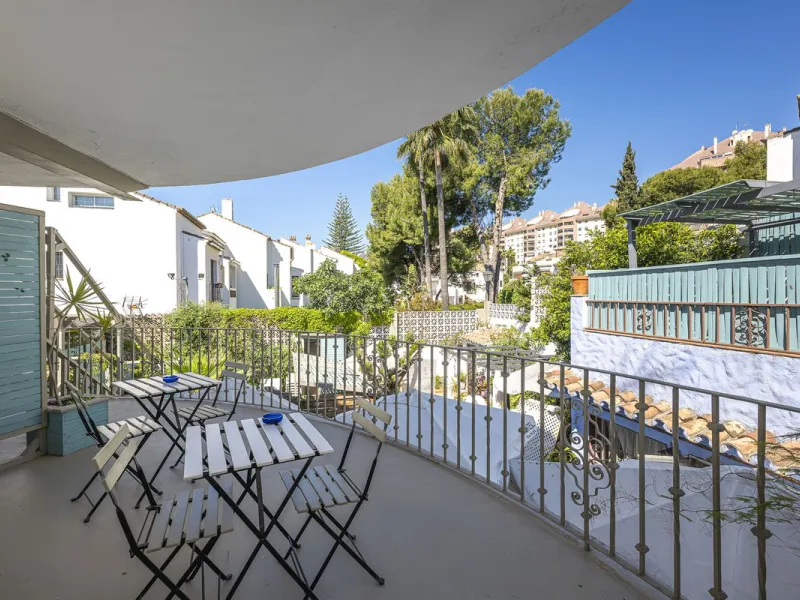 House - Detached Villa в продаже в Marbella, Málaga. В доме 12 спален и 12 ванных комнат. Площадь дома 500 м². Площадь участка 728 м²