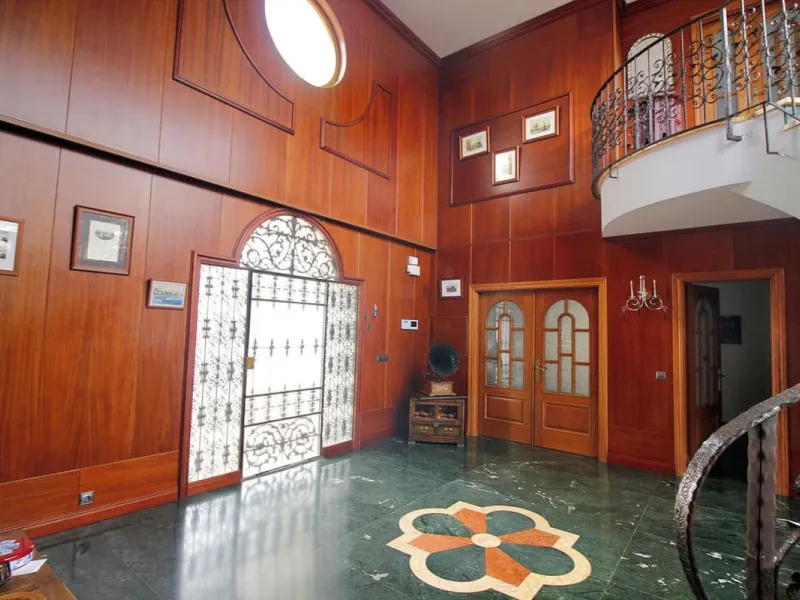 Exclusive Villa with Panoramic Views in Benalmádena