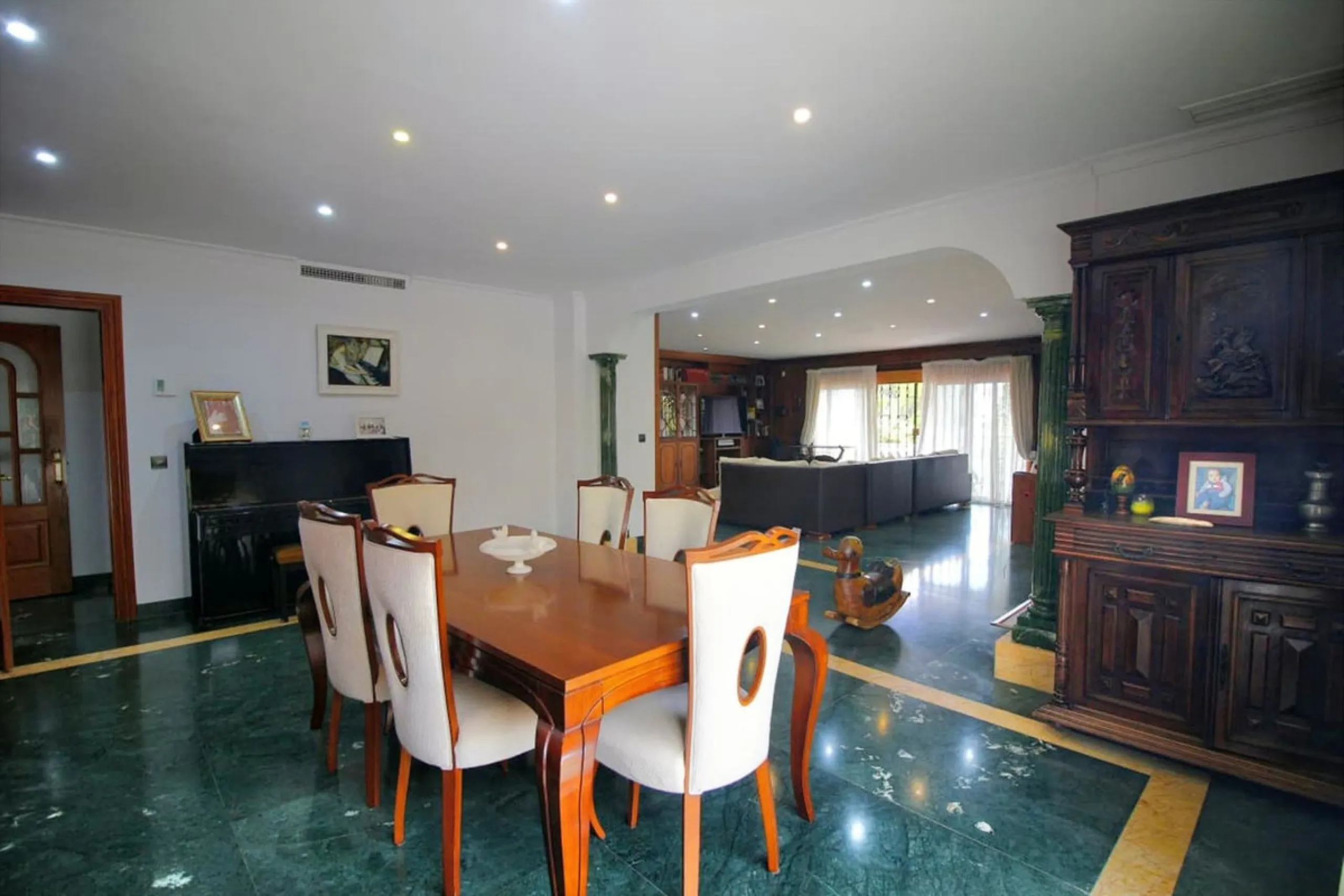 Exclusive Villa with Panoramic Views in Benalmádena