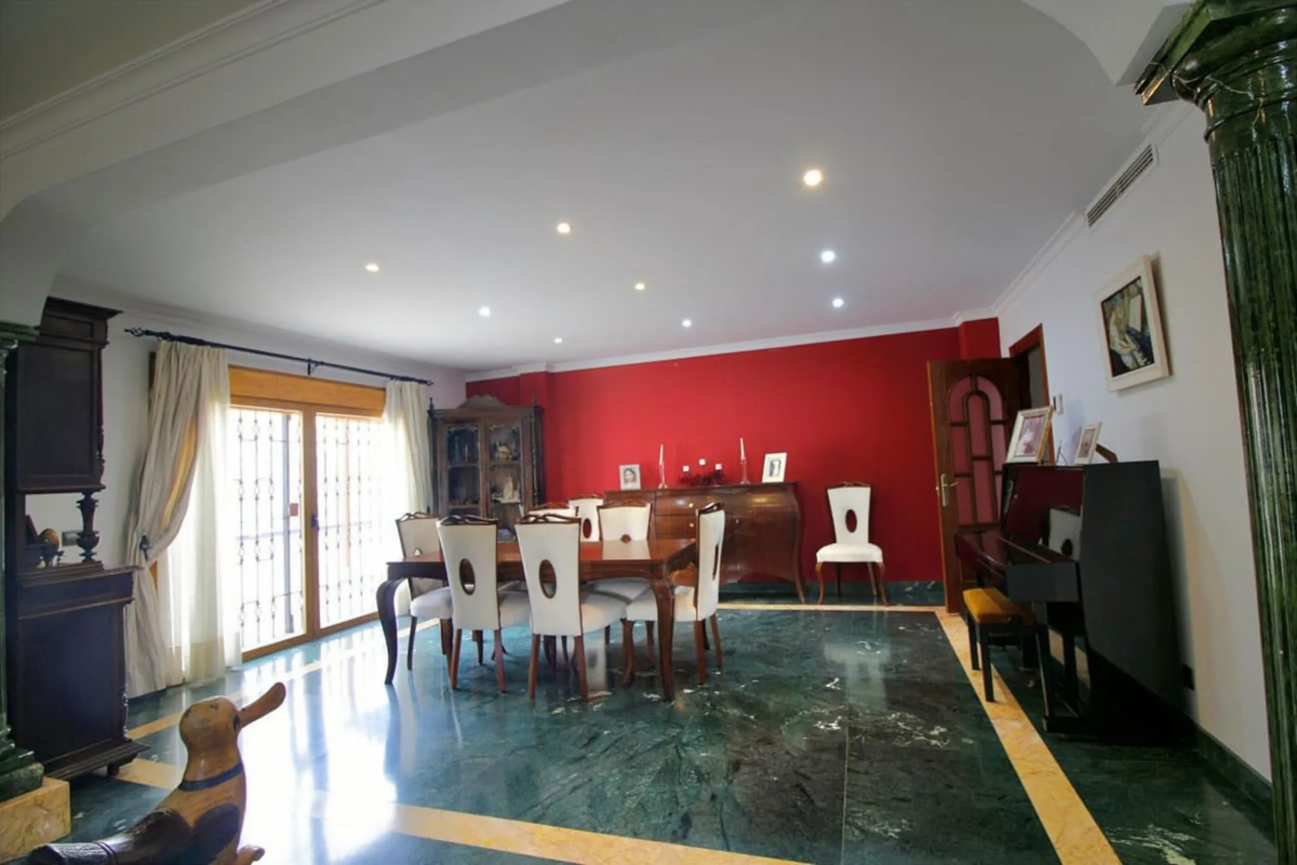 Exclusive Villa with Panoramic Views in Benalmádena