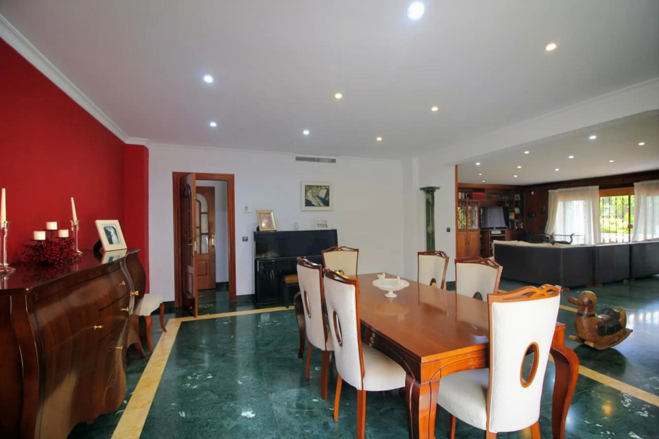 Exclusive Villa with Panoramic Views in Benalmádena