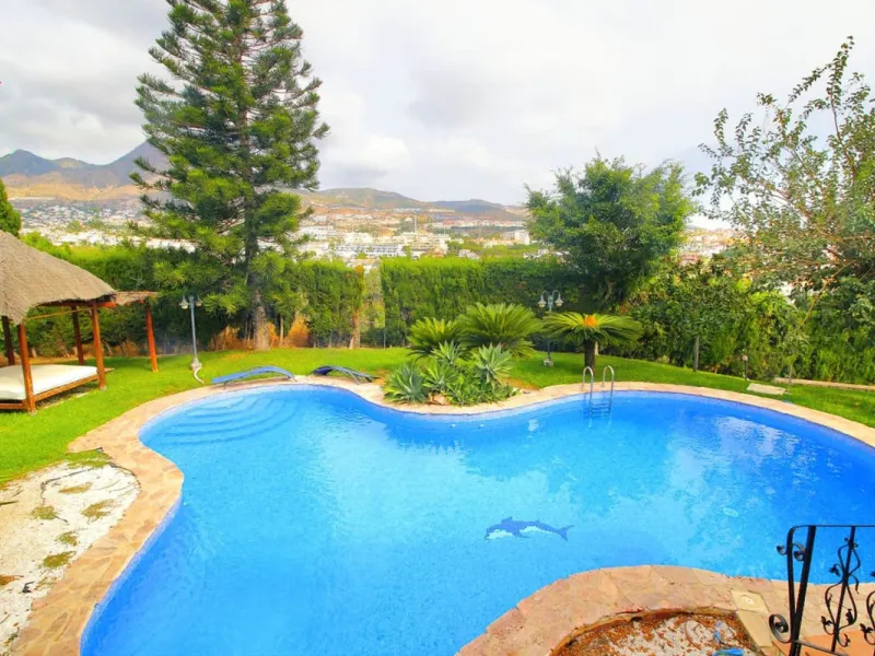 Exclusive Villa with Panoramic Views in Benalmádena