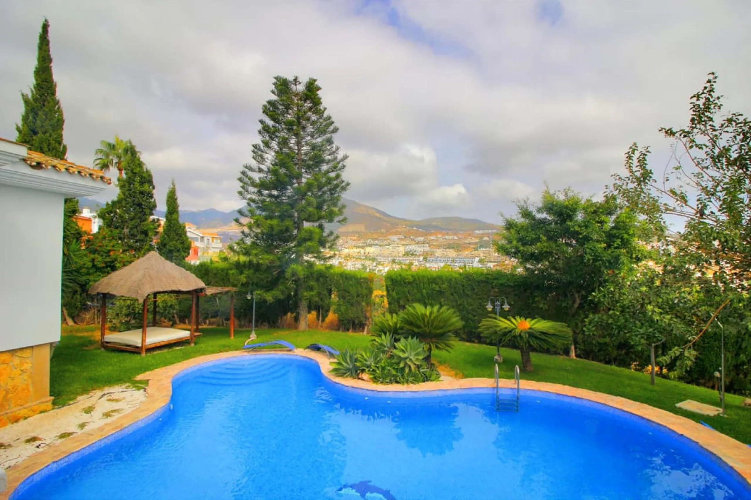 Exclusive Villa with Panoramic Views in Benalmádena