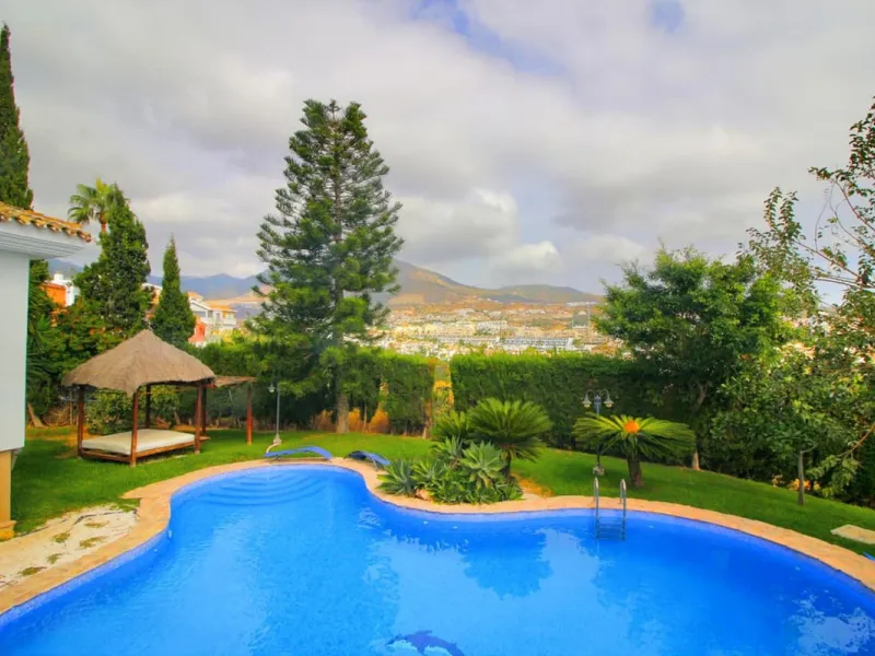 Exclusive Villa with Panoramic Views in Benalmádena