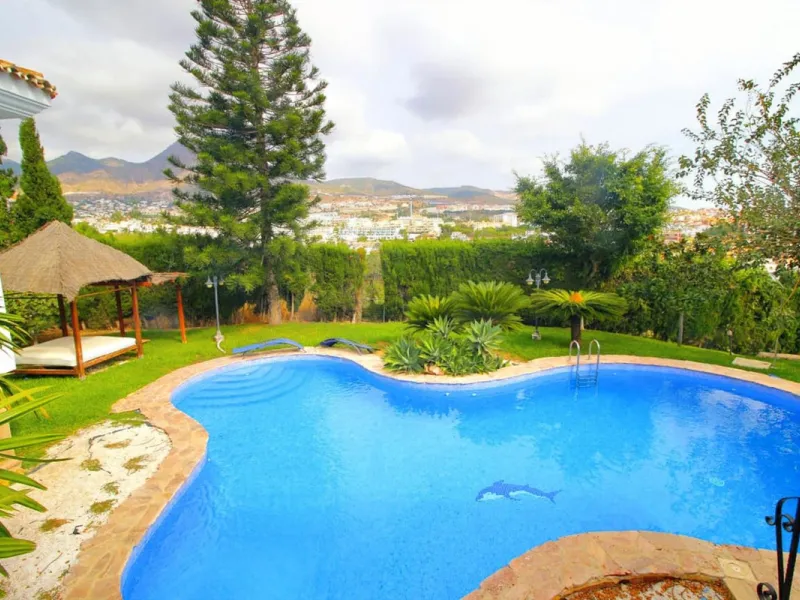 Exclusive Villa with Panoramic Views in Benalmádena