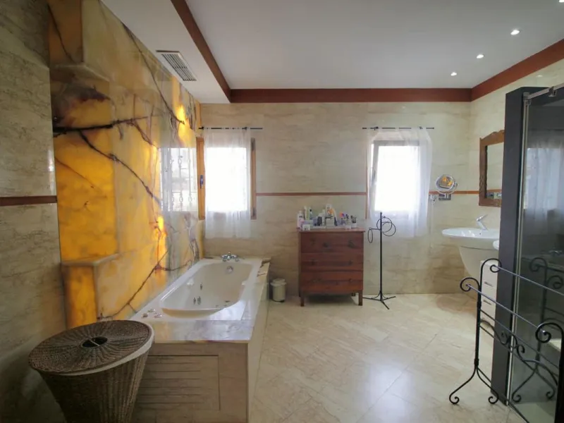 Exclusive Villa with Panoramic Views in Benalmádena