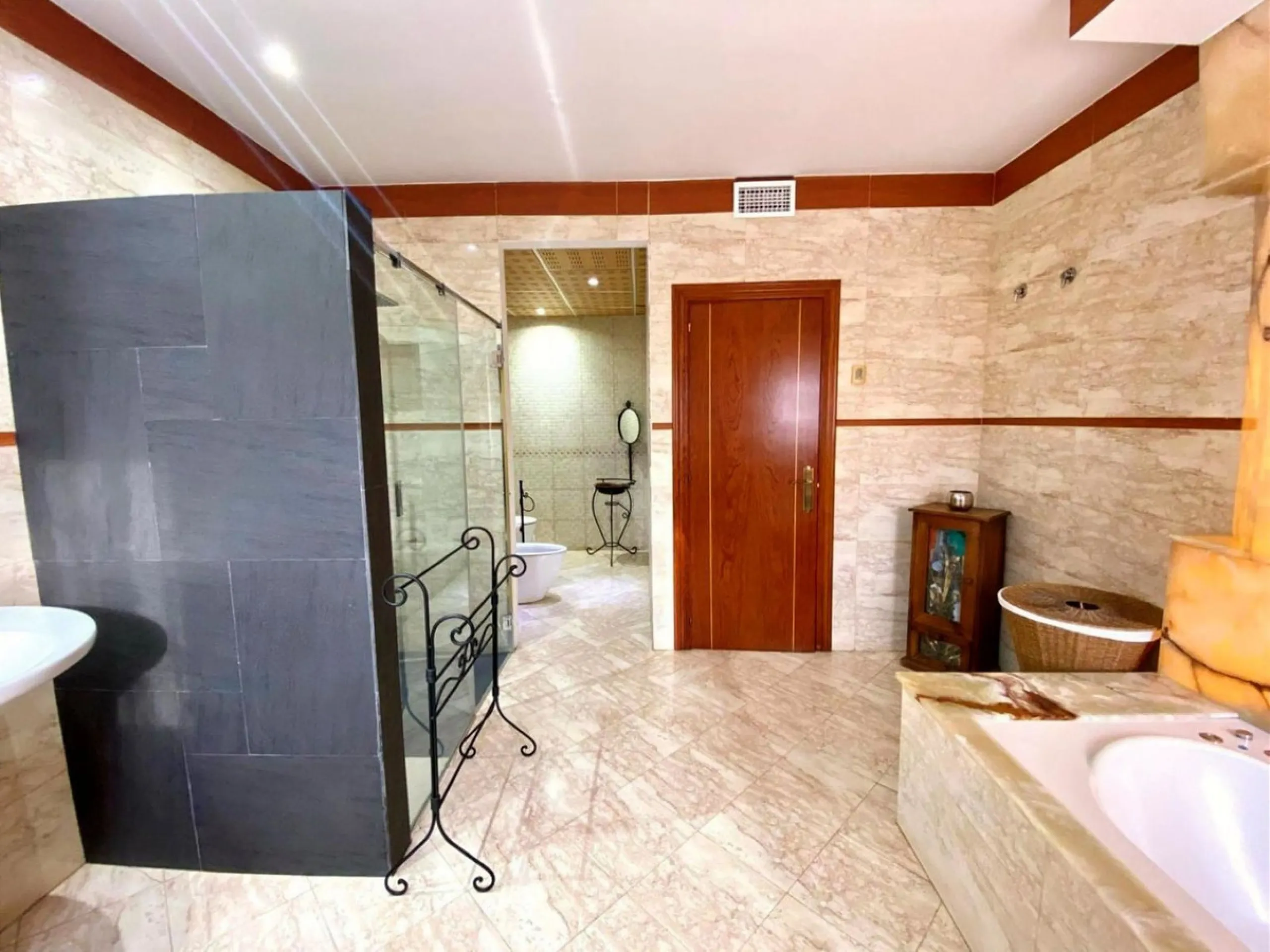 Exclusive Villa with Panoramic Views in Benalmádena