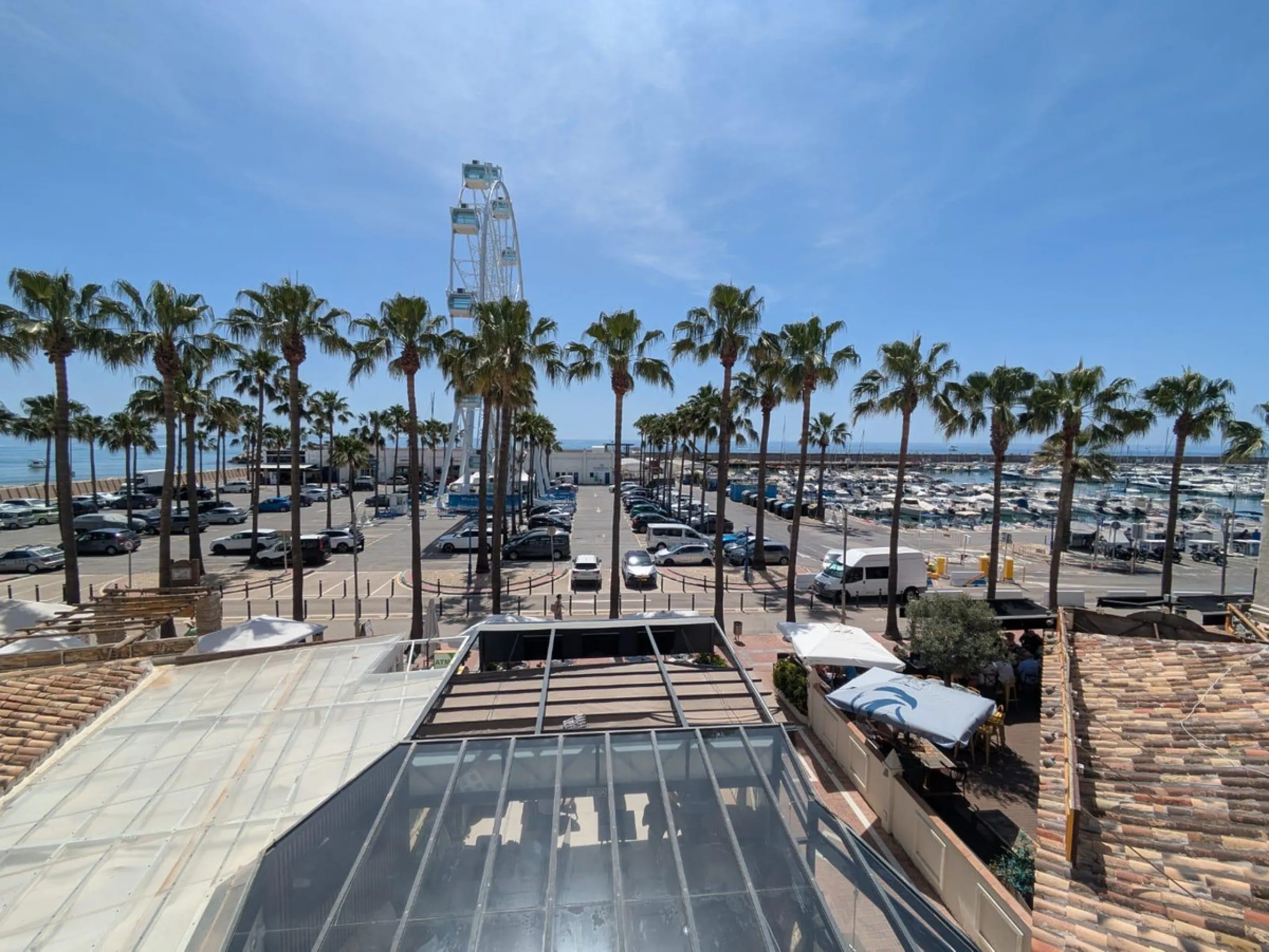 Beautiful penthouse in the popular Puerto Marina, wonderful location overlooking the marina with boats. The property consists of two bedrooms, two bathrooms, kitchen and living room connected to a spacious terrace with room for chairs and tables so you ca