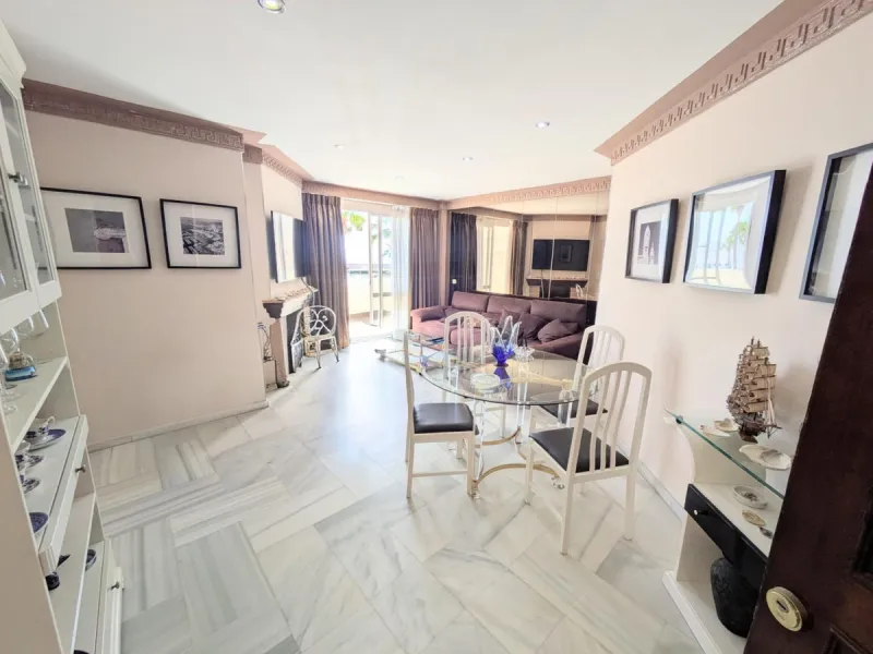 Beautiful penthouse in the popular Puerto Marina, wonderful location overlooking the marina with boats. The property consists of two bedrooms, two bathrooms, kitchen and living room connected to a spacious terrace with room for chairs and tables so you ca