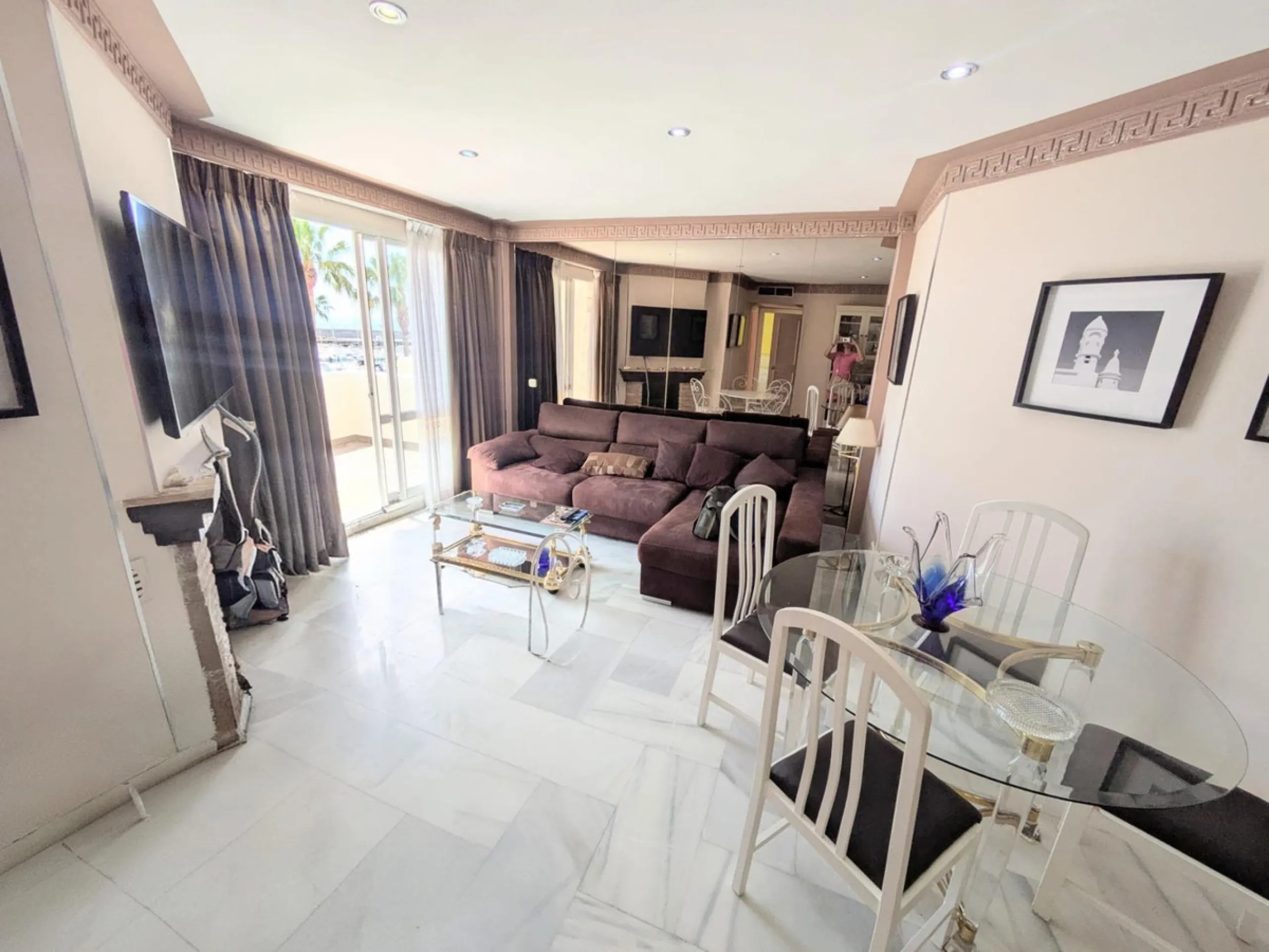 Beautiful penthouse in the popular Puerto Marina, wonderful location overlooking the marina with boats. The property consists of two bedrooms, two bathrooms, kitchen and living room connected to a spacious terrace with room for chairs and tables so you ca