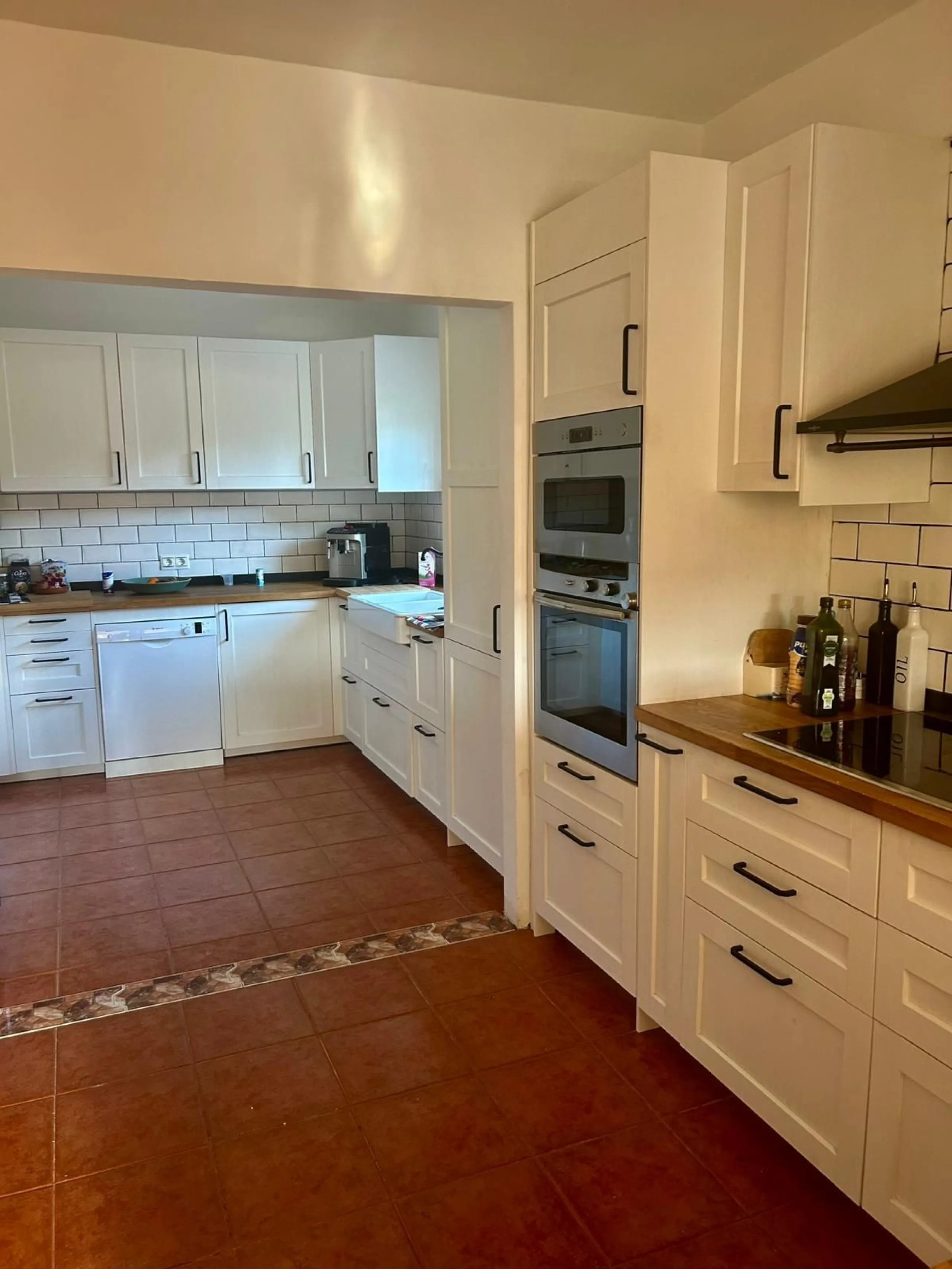 In a setting of peace and nature, just five minutes from all essential services, lies this charming detached house built in 2008. Spread across a single floor with 157 m², the home combines comfort and warmth in every corner.