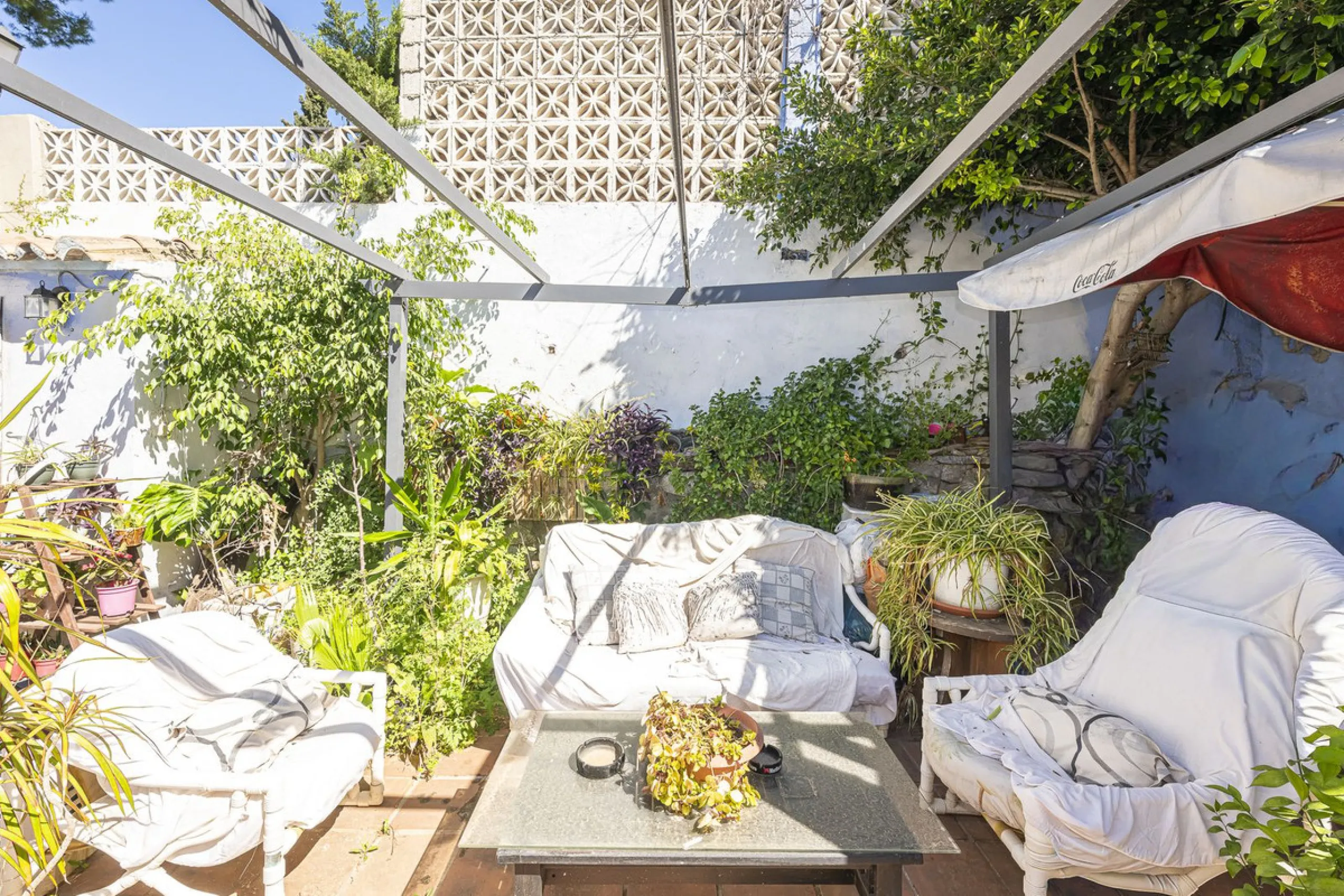 House - Detached Villa в продаже в Marbella, Málaga. В доме 12 спален и 12 ванных комнат. Площадь дома 500 м². Площадь участка 728 м²