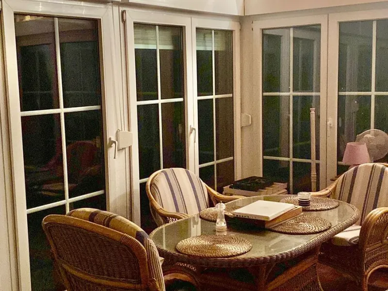 In a setting of peace and nature, just five minutes from all essential services, lies this charming detached house built in 2008. Spread across a single floor with 157 m², the home combines comfort and warmth in every corner.