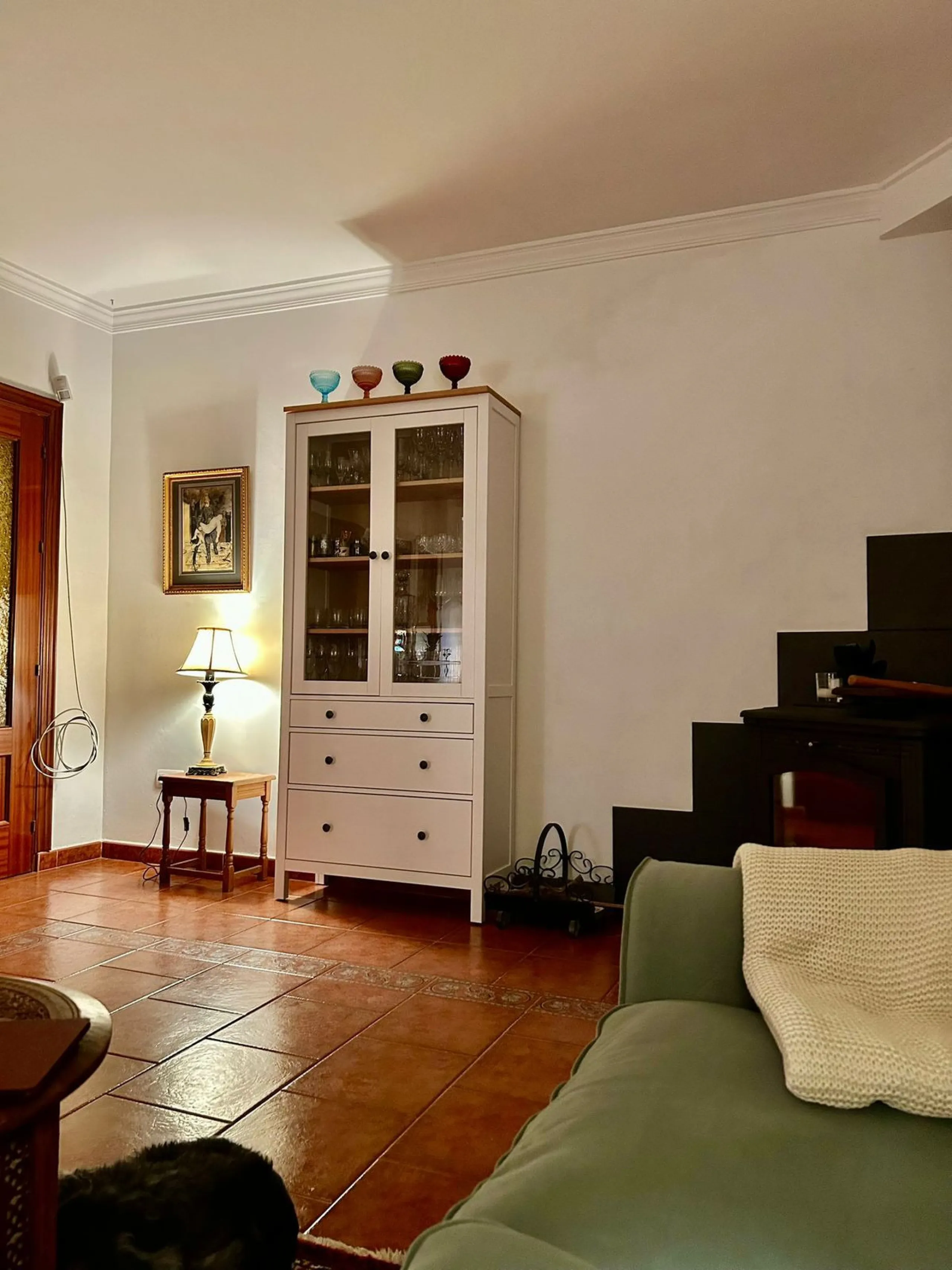 In a setting of peace and nature, just five minutes from all essential services, lies this charming detached house built in 2008. Spread across a single floor with 157 m², the home combines comfort and warmth in every corner.