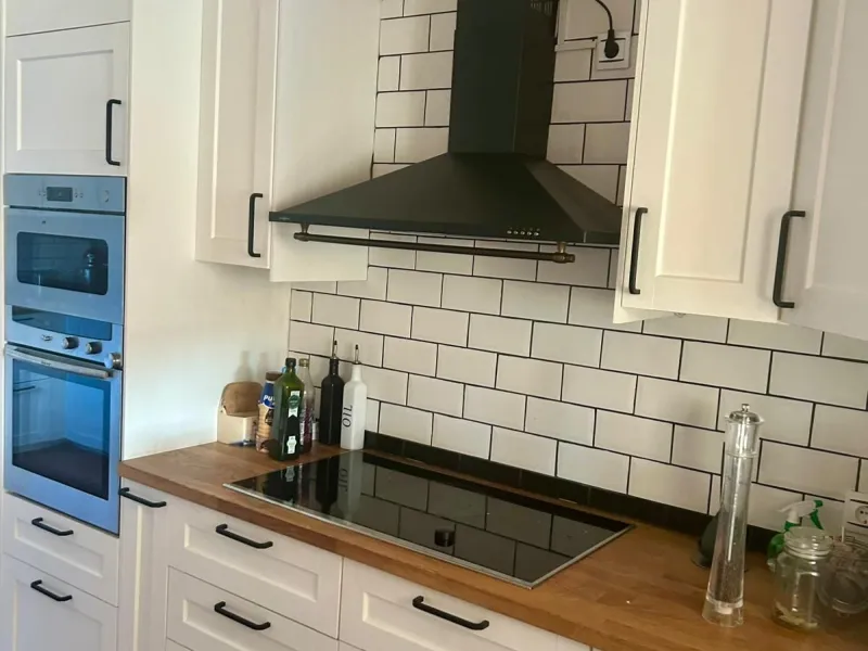 In a setting of peace and nature, just five minutes from all essential services, lies this charming detached house built in 2008. Spread across a single floor with 157 m², the home combines comfort and warmth in every corner.