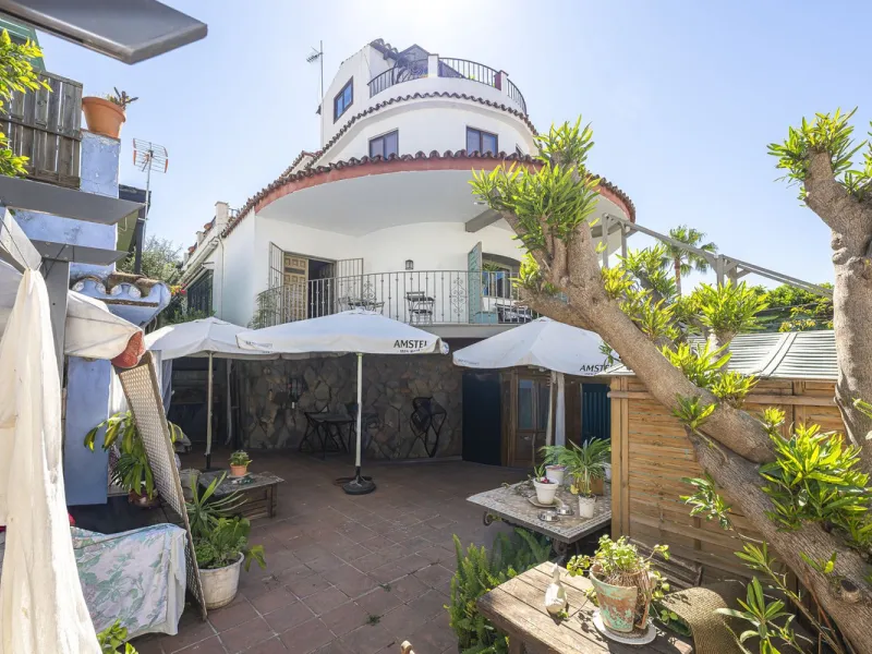 House - Detached Villa в продаже в Marbella, Málaga. В доме 12 спален и 12 ванных комнат. Площадь дома 500 м². Площадь участка 728 м²