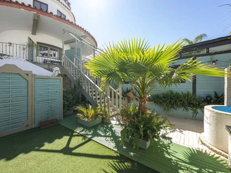 House - Detached Villa в продаже в Marbella, Málaga. В доме 12 спален и 12 ванных комнат. Площадь дома 500 м². Площадь участка 728 м²