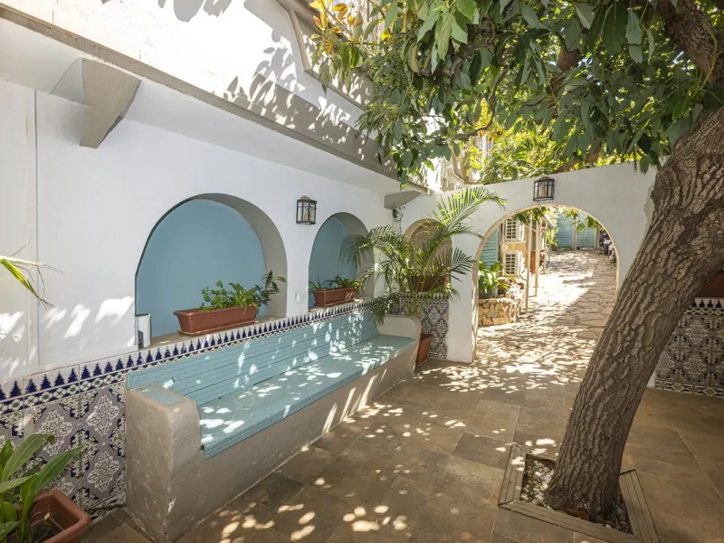 House - Detached Villa в продаже в Marbella, Málaga. В доме 12 спален и 12 ванных комнат. Площадь дома 500 м². Площадь участка 728 м²