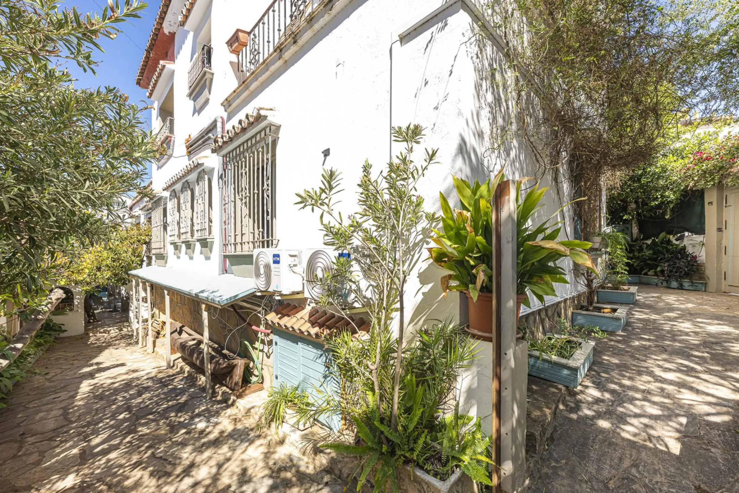 House - Detached Villa в продаже в Marbella, Málaga. В доме 12 спален и 12 ванных комнат. Площадь дома 500 м². Площадь участка 728 м²