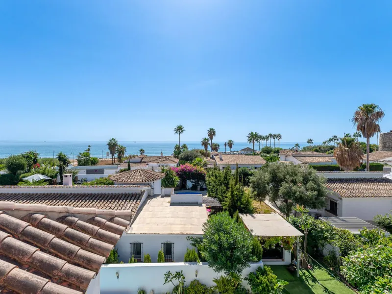 Stunning 3-Bedroom Villa with Sea Views in Costalita, Marbella