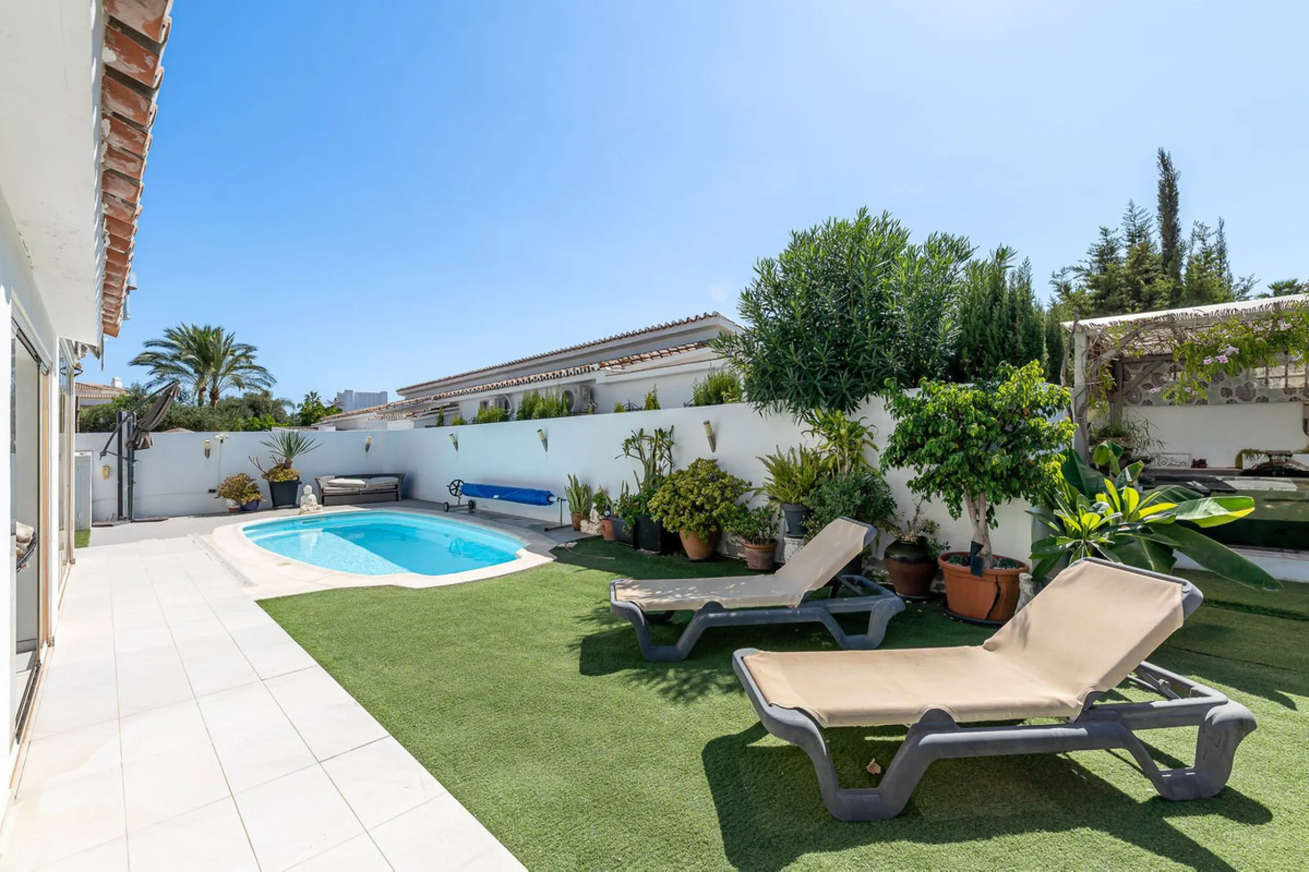 Stunning 3-Bedroom Villa with Sea Views in Costalita, Marbella