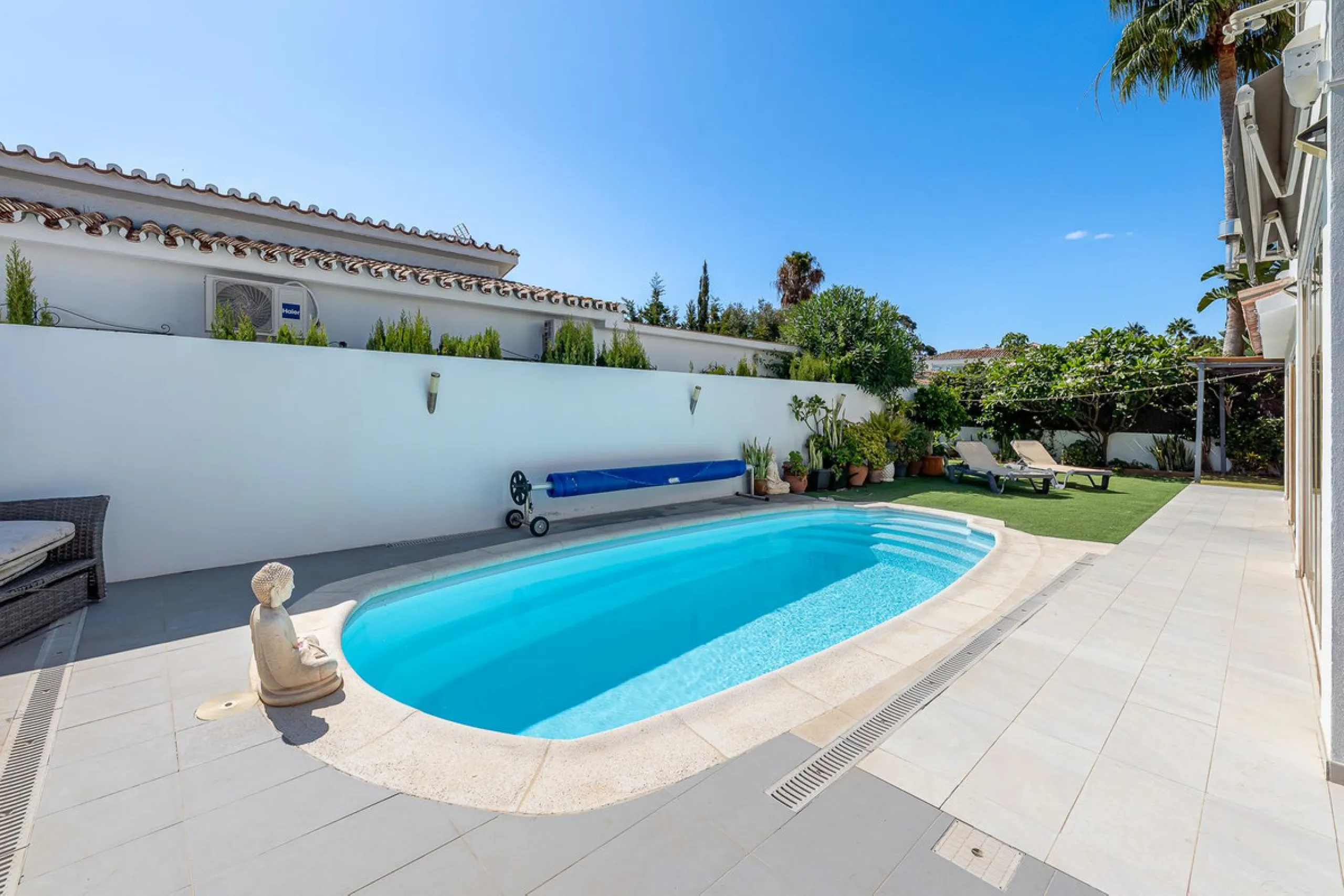 Stunning 3-Bedroom Villa with Sea Views in Costalita, Marbella