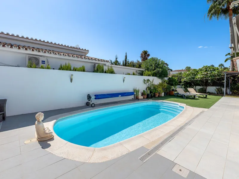 Stunning 3-Bedroom Villa with Sea Views in Costalita, Marbella