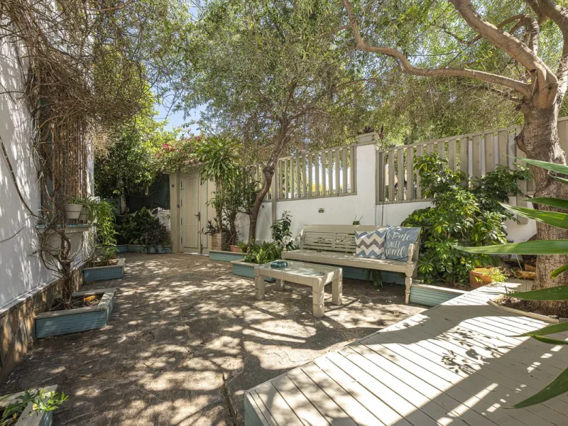 House - Detached Villa в продаже в Marbella, Málaga. В доме 12 спален и 12 ванных комнат. Площадь дома 500 м². Площадь участка 728 м²
