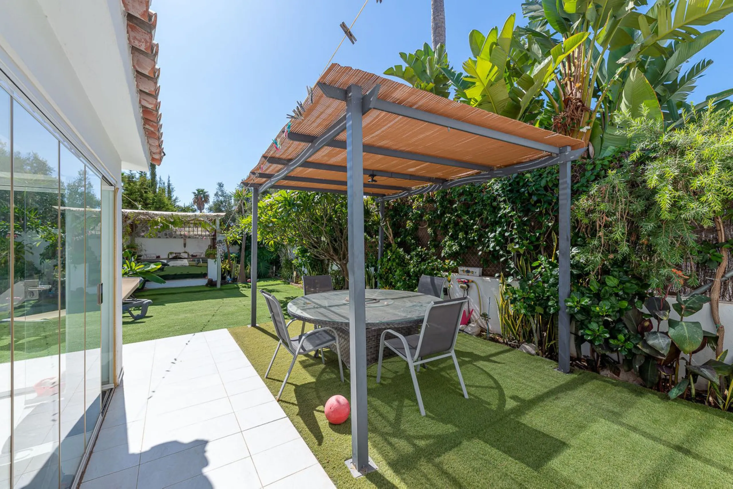 Stunning 3-Bedroom Villa with Sea Views in Costalita, Marbella